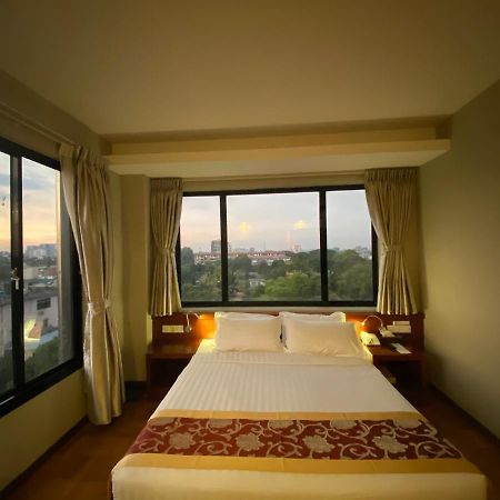 My Dream Hotel Rangoon Buitenkant foto