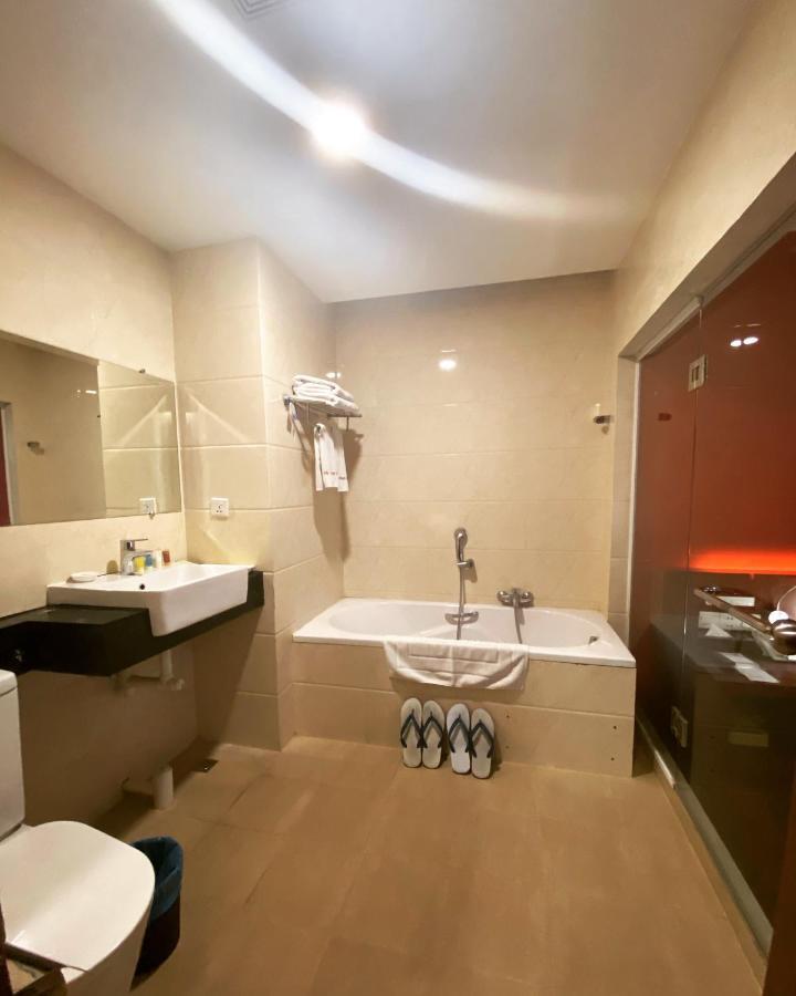 My Dream Hotel Rangoon Buitenkant foto